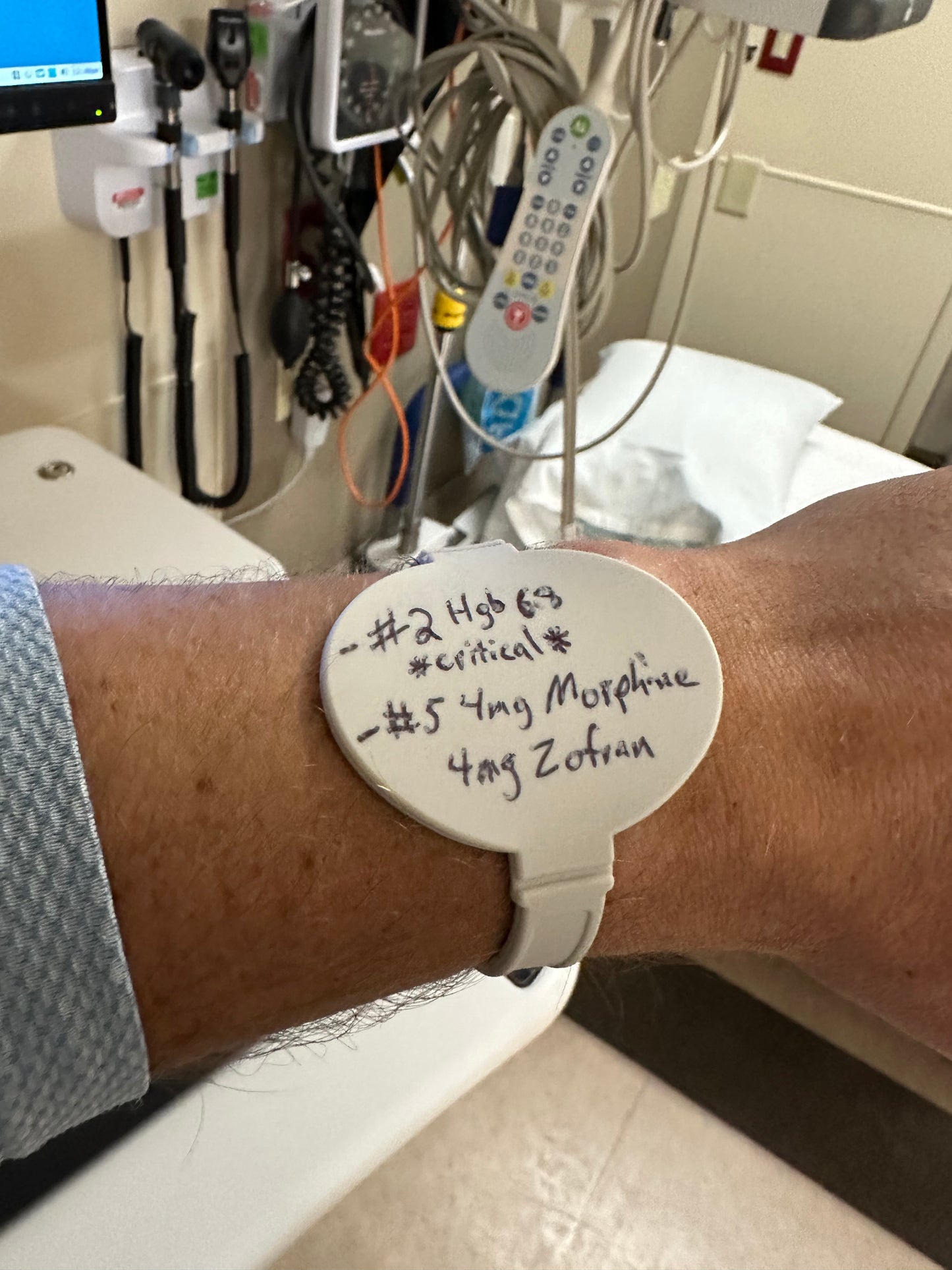 STATstrap The STAT-strap, a nurse's hack! The perfect nursing gift for graduation for the nurse or medical professional you love! This erasable wrist notepad for healthcare workers makes their busy shift just a little easier!